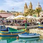 Marsaxlokk, Cozy, Spacious 3 Bedroom Maisonette, 1 Min Walk From Seafront * Марсашлокк