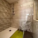Marsaxlokk, Cozy, Spacious 3 Bedroom Maisonette, 1 Min Walk From Seafront Дом отдыха *