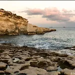 Marsaxlokk, Cozy, Spacious 3 Bedroom Maisonette, 1 Min Walk From Seafront Дом отдыха Марсашлокк