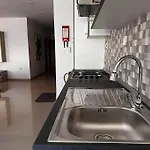 Marsaxlokk, Cozy, Spacious 3 Bedroom Maisonette, 1 Min Walk From Seafront بيت للعطل
