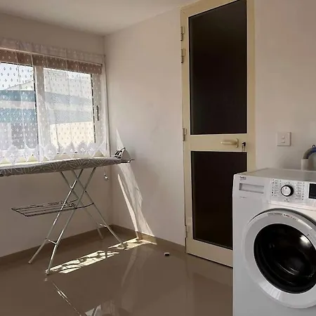 Cozy, Spacious 3 Bedroom Maisonette, 6 To 8 Ppl, 1 Min Walk From Seafront