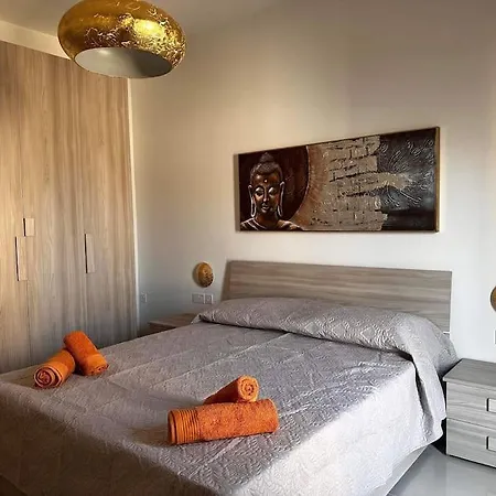 Marsaxlokk, Cozy, Spacious 3 Bedroom Maisonette, 1 Min Walk From Seafront Tatil Evi