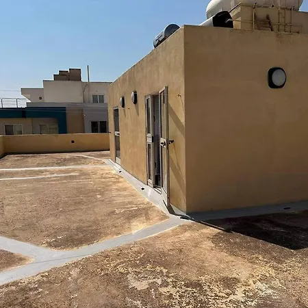 Marsaxlokk, Cozy, Spacious 3 Bedroom Maisonette, 1 Min Walk From Seafront * Marsaxlokk