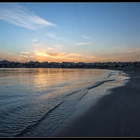Marsaxlokk, Cozy, Spacious 3 Bedroom Maisonette, 1 Min Walk From Seafront * Marsaxlokk