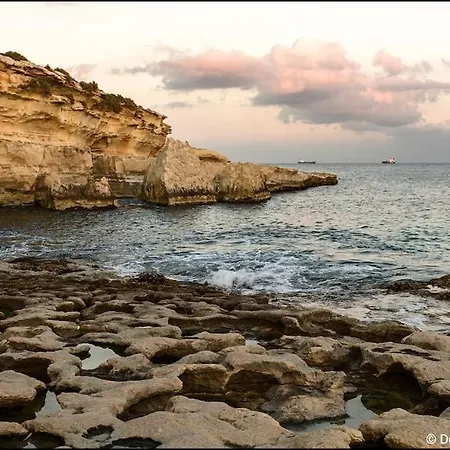 Marsaxlokk, Cozy, Spacious 3 Bedroom Maisonette, 1 Min Walk From Seafront Tatil Evi Marsaxlokk