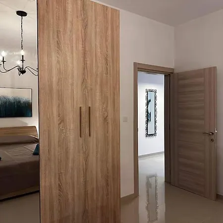 Cozy, Spacious 3 Bedroom Maisonette, 6 To 9 Ppl, 1 Min Walk From Seafront *