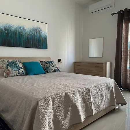 Cozy, Spacious 3 Bedroom Maisonette, 6 To 8 Ppl, 1 Min Walk From Seafront