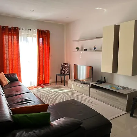 Marsaxlokk, Cozy, Spacious 3 Bedroom Maisonette, 1 Min Walk From Seafront * مرسلوك